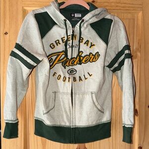 NFL Team Apparel Women's GreenBay Packers Hoodie